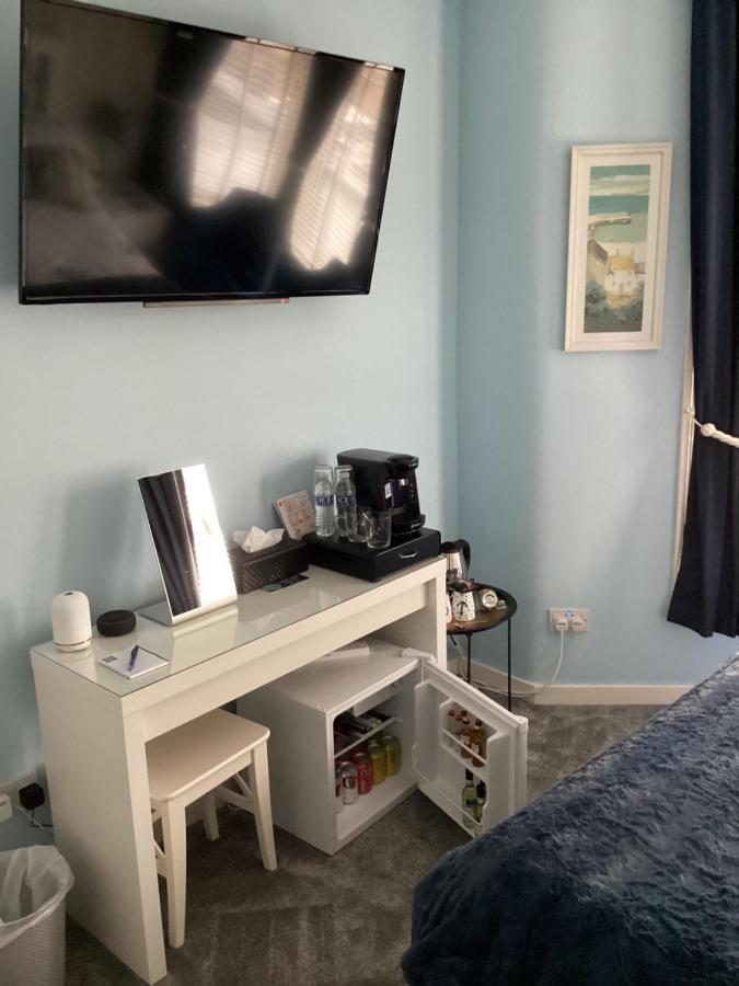 By The Seaside Bed & Breakfast Blackpool Exterior photo